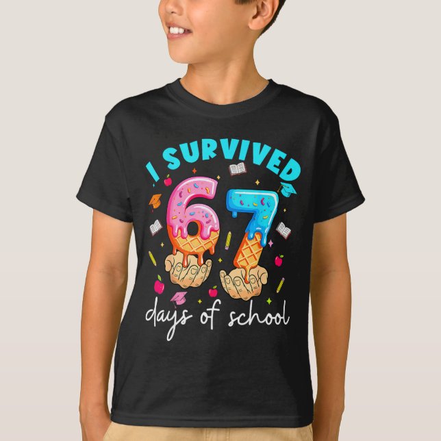 Camiseta Teacher I Survived 67 Days Of School Funny Meme Ba (Anverso)