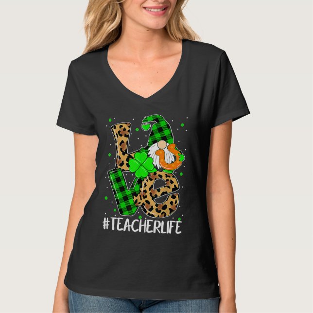 Camiseta Teacher Life Love Gnomes Teacher Shamrock St Patri (Anverso)