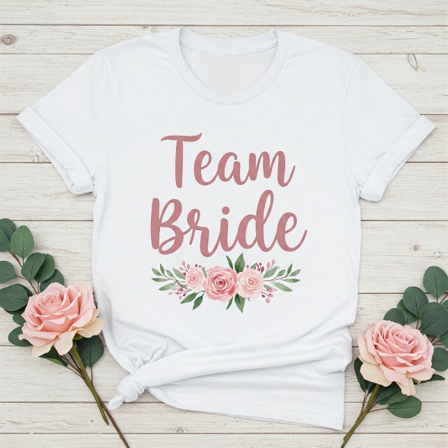 Camiseta Team Bride T-Shirt for Bridesmaids with Pink (Subido por el creador)