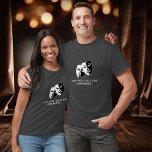 Camiseta Teatro Drama Club masacra nombre del Personalizado<br><div class="desc">Este diseño es genial para los aficionados al Teatro y el Club de Dramas - con sus máscaras de comedia/tragedia en blanco y negro y 2 líneas de texto personalizado. Añade el nombre del actor/actriz y el nombre del club de teatro o teatro. Perfecto para el final de la producción...</div>
