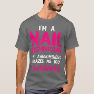 Camiseta Técnico de uñas asombra a artista de tecnología de