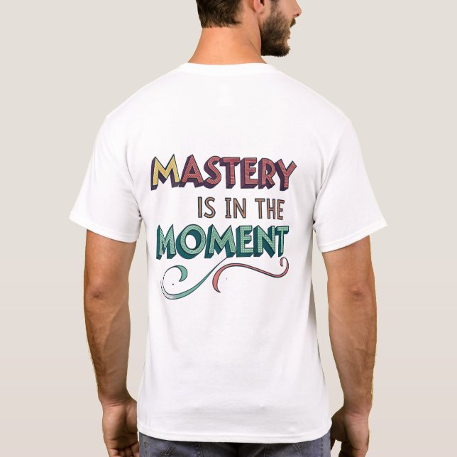 Camiseta Tee de flujo centrado (Reverso)