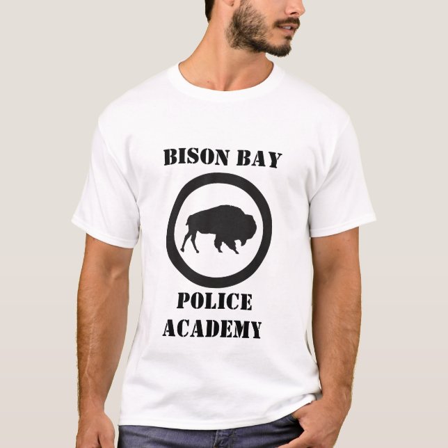 Camiseta Tee de la Academia de Policía de Bison Bay (Anverso)