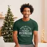 Camiseta Tee de Reunión Familiar Personalizada Rustica Mode<br><div class="desc">Crear una camiseta de personalizado keepsake Family Reunion para bebés, niños y adultos. Personalízalo con el nombre de su familia, el año, la ubicación o cualquier otro texto personalizado. Haga clic en el botón Personalizar para cambiar fuentes y colores, agregue su propio texto y fotos. Seleccione entre todos nuestros estilos...</div>