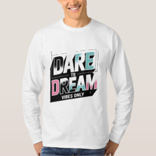 Camiseta Tees gráficos con tipografía audaz