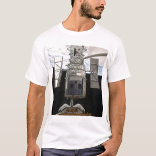 Camiseta Telescopio espacial de Hubble en bahía de cargo d