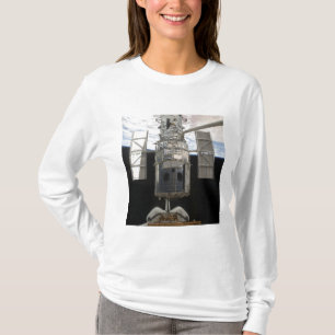 Camiseta Telescopio espacial de Hubble en bahía de cargo d