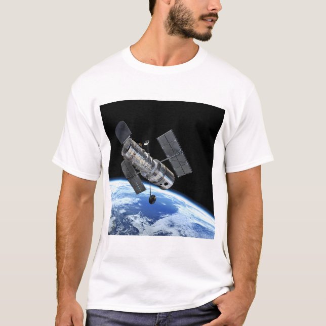 Camiseta Telescopio Espacial Hubble en órbita terrestre Fot (Anverso)