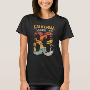 Camiseta Temporada 83 del verano en California Surfing Beac