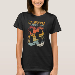 Camiseta Temporada 83 del verano en California Surfing Beac