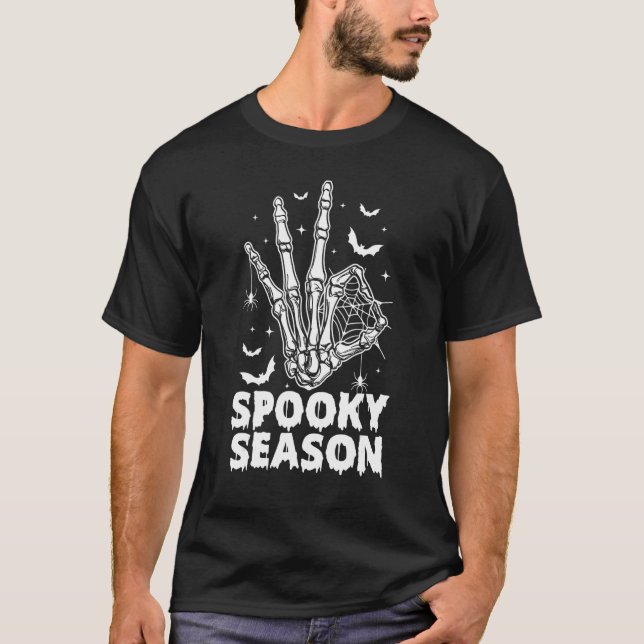 Camiseta Temporada de fantasía Skeleton Hand Spider Web Wom (Anverso)