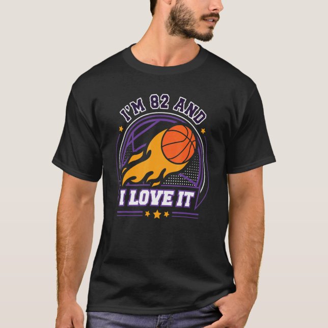 Camiseta Tengo 82 años y me encanta el baloncesto 82 cumple (Anverso)