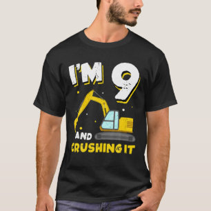 Camiseta Tengo 9 Años Y Lo Aplasté Excavadora Novena Nacimi