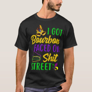 Camiseta Tengo a Borbón enfrentando al Mardi Gras bebiendo 