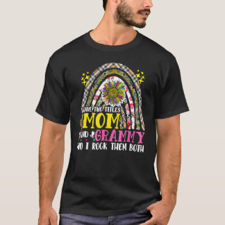 Camiseta Tengo Dos Títulos Mamá Y Madre De Girasol Grammy'