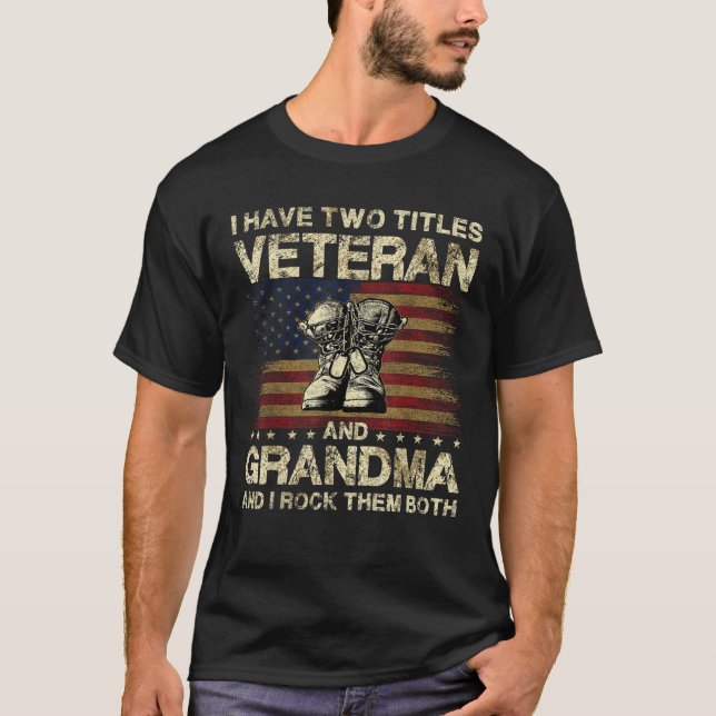 Camiseta Tengo Dos Títulos Veterano Y Abuela Veterana Gran (Anverso)