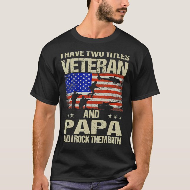Camiseta Tengo Dos Títulos Veterano Y Papa Y Yo Los Rock (Anverso)