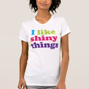 Camiseta Tengo gusto de cosas brillantes con cuello de pico