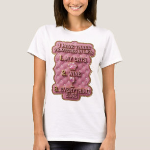 CAMISETA TENGO TRES PRIORIDADES EN LA VIDA 1 MIS GATOS 2 VI