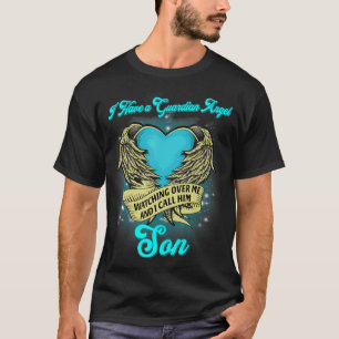 Camiseta Tengo Un Ángel Guardián Vigilándome Que Lo Llamo
