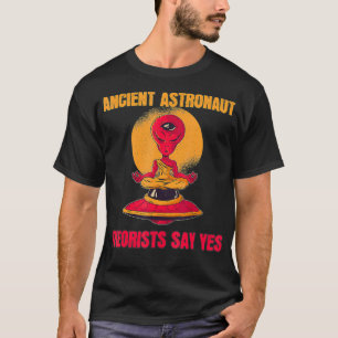 Camiseta Teóricos de los antiguos astronautas del yoga dice