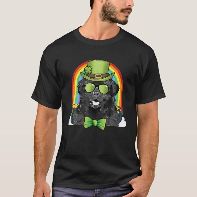 Camiseta Terranova Dog Leprechaun Funny St Patricks Day (Anverso)