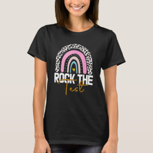 Camiseta Test Day Rock the Test Rainbow Leopard Teacher Stu
