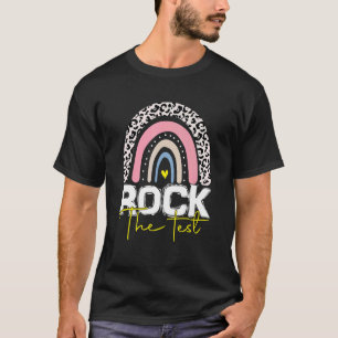 Camiseta Test Day Rock The Test Teacher Rainbow Testing Da