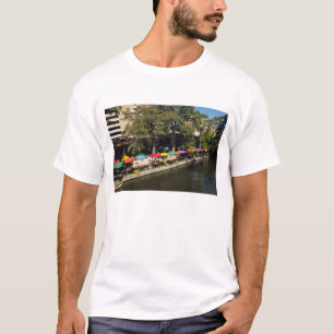 Camiseta Texas, Riverwalk, cenando al borde del río