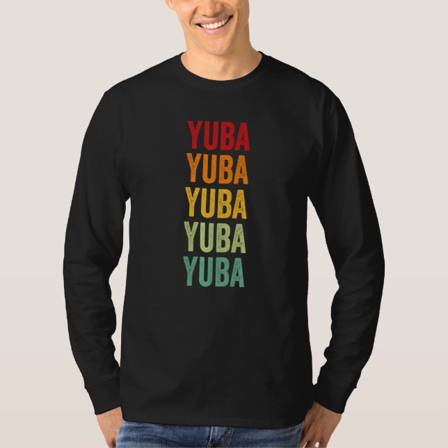 Camiseta Texto arcoíris del condado de Yuba California (Anverso)