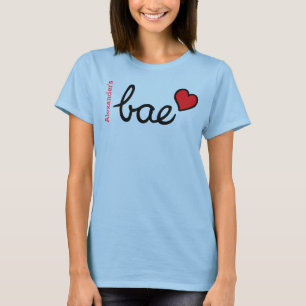 Camiseta Texto del bebé de Bae y corazón rojo con nombre