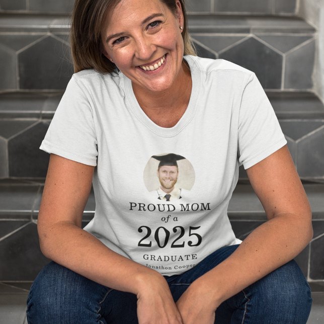 Camiseta Texto en negrita Foto Orgullosa Mamá del Graduado  (Subido por el creador)