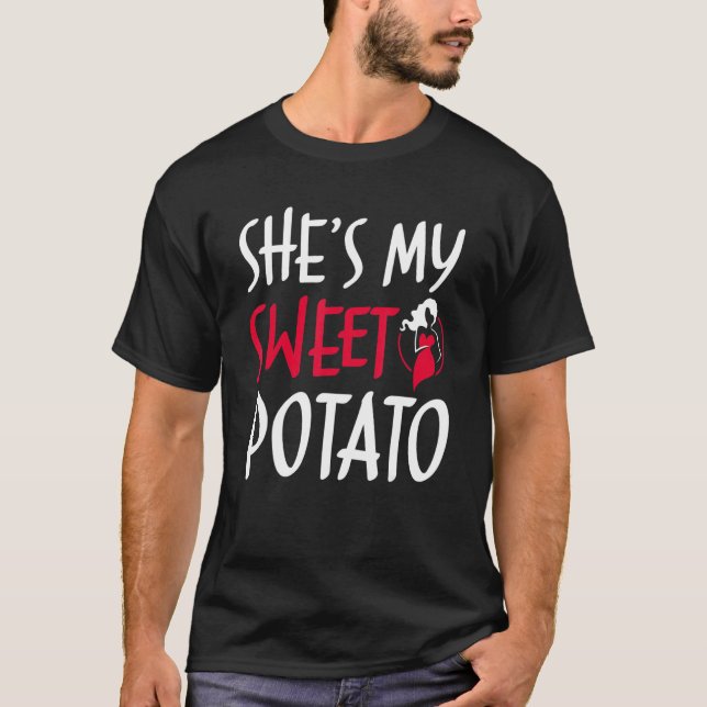 Camiseta Thanksgiving Matching Couples She's My Sweet Potat (Anverso)
