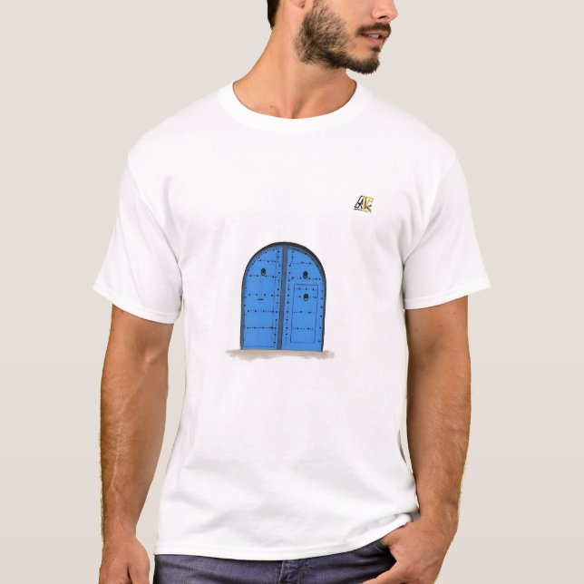 Camiseta The Blue Door – Moroccan Soul in Every Detail (Anverso)