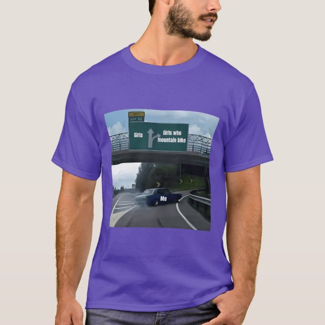 Camiseta The famous swerving car meme friends family (Anverso)