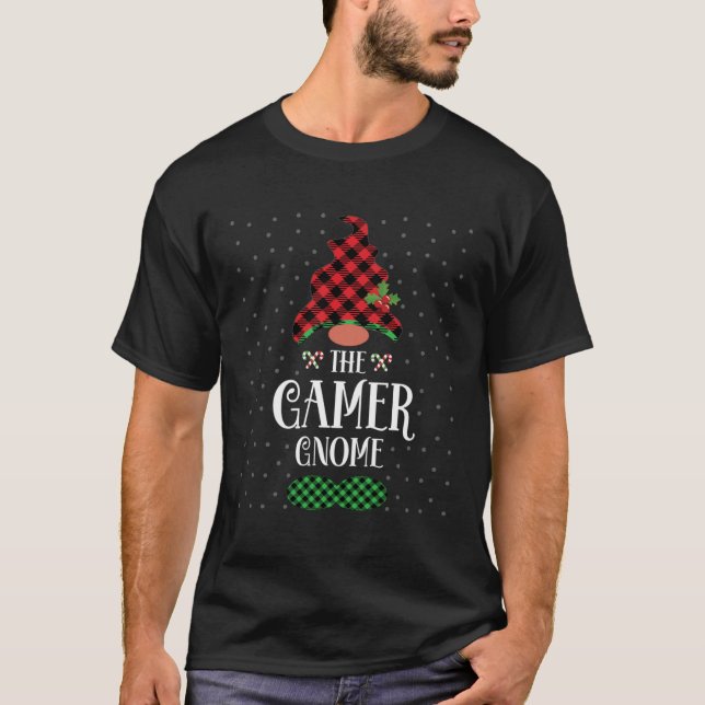 Camiseta The Gamer gnome Christmas red green plaid pattern (Anverso)