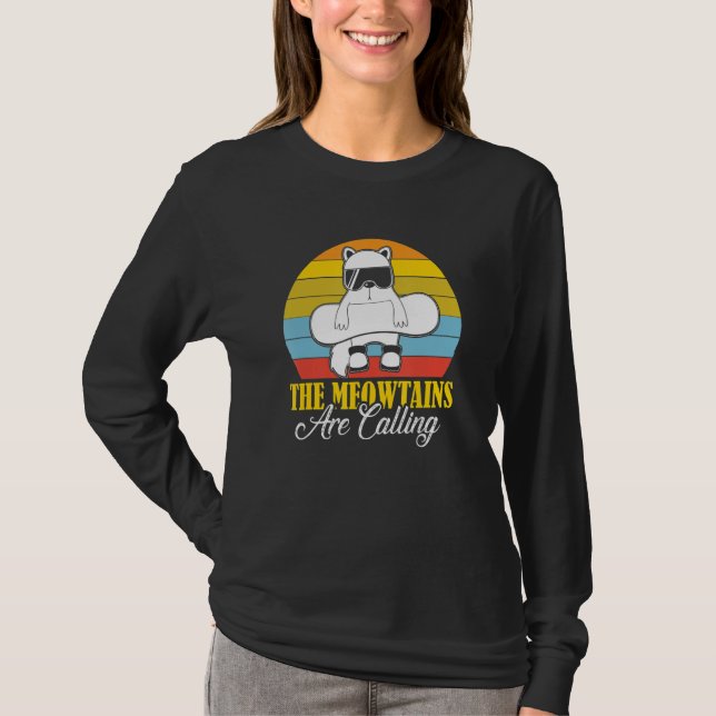 Camiseta The Meowtains Are Calling  Cat  Ski Snowboarding (Anverso)