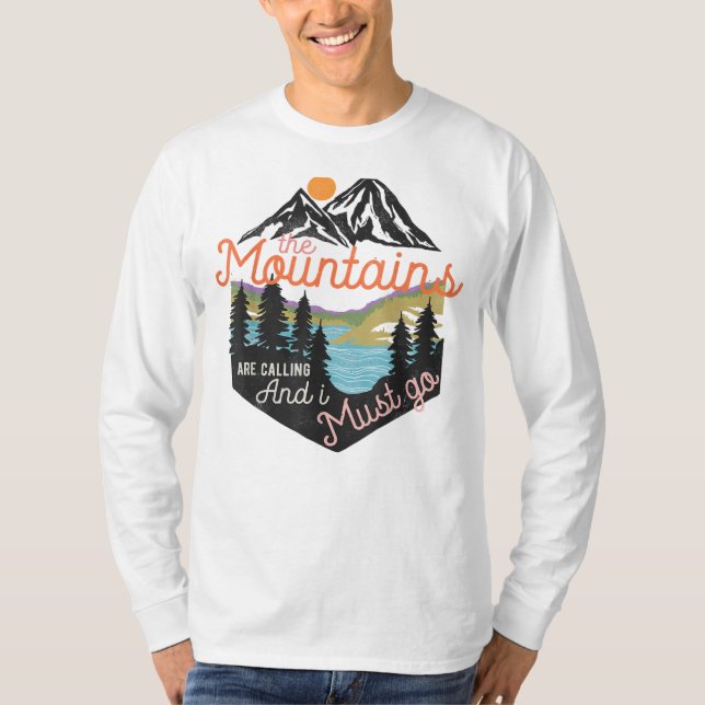 Camiseta The Mountains Are Calling Vintage Hiking Adventure (Anverso)