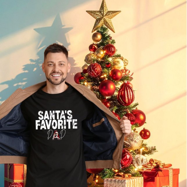 Camiseta The Perfect Gift for Dad: "Santa's Favorite Dad"  (Subido por el creador)