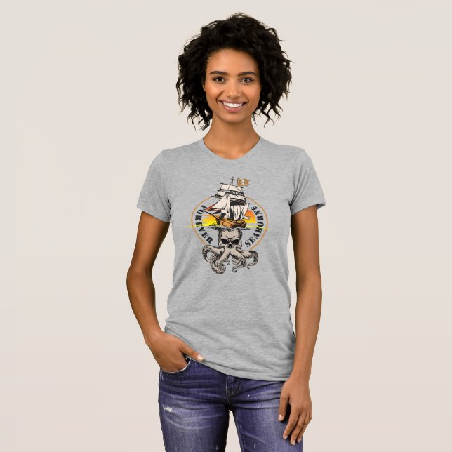 Camiseta The Pirate of Seaborne (BLK Textos) | Mujeres de a (Anverso completo)
