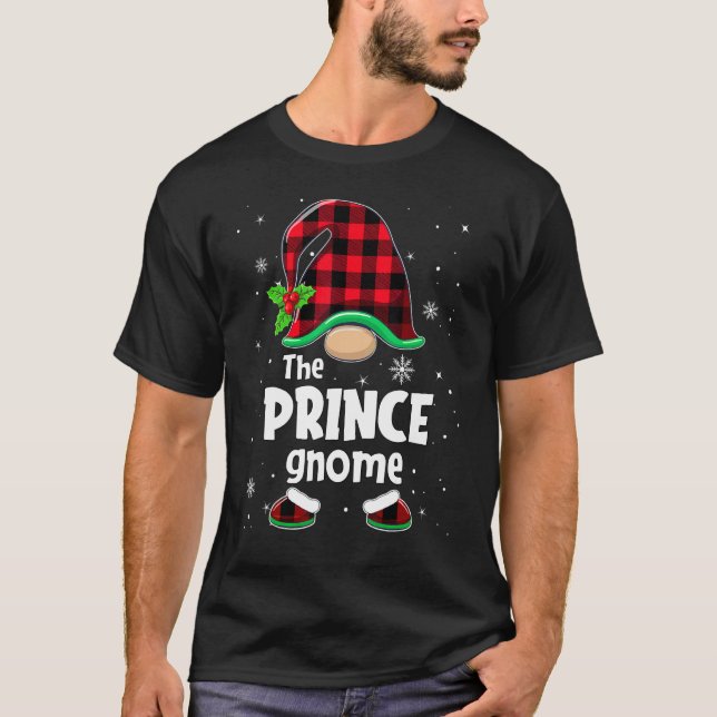 Camiseta The Prince Gnome Buffalo Plaid Christmas Matching  (Anverso)