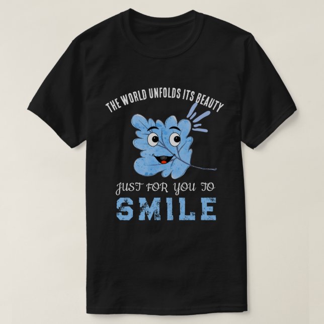 Camiseta "The World Unfolds Its Beauty" Blue Smiling Leaf  (Diseño del anverso)