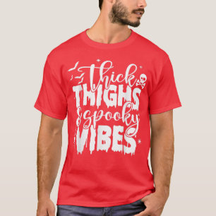 Camiseta Thick Thighy Spooky Vibes Halloween Bat and Spider