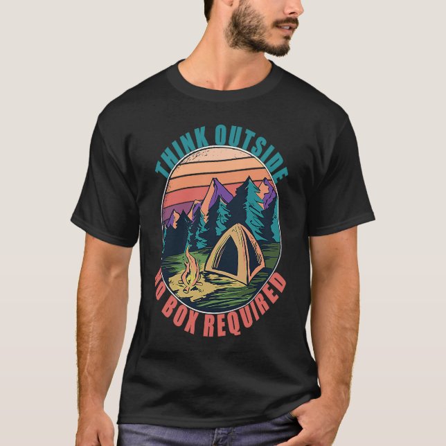 Camiseta Think Outside No Box Camping Senderismo obligatori (Anverso)