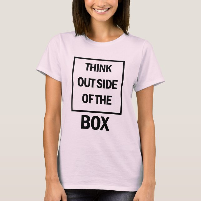 Camiseta Think Outside Of The Box  (Anverso)