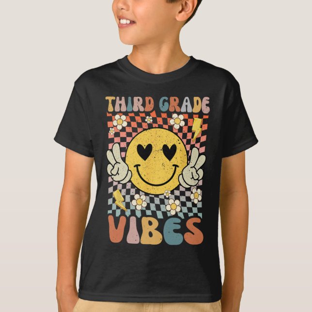 Camiseta Third Grade Vibes 3rd Grade Retro Teacher 1st Day  (Anverso)