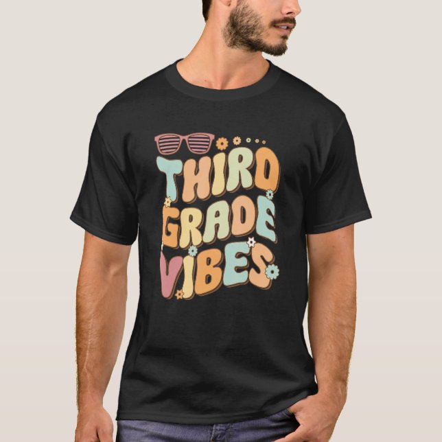Camiseta Third Grade Vibes  3rd Grade Team Retro 1st Day of (Anverso)
