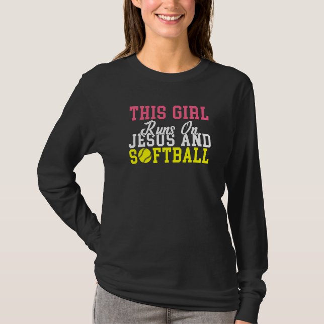 Camiseta This Girl runs on Jesus and Softball   (Anverso)