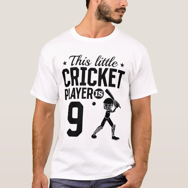 Camiseta This Little Cricket Player Is 9 Years Old - 9th Bi (Anverso)