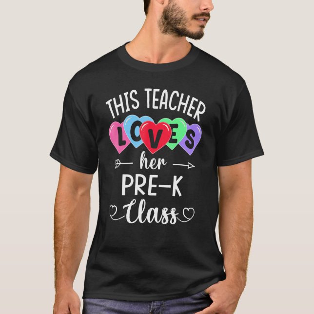 Camiseta THIS TEACHER LOVES HER PRE-K CLASS Shirts Valentin (Anverso)